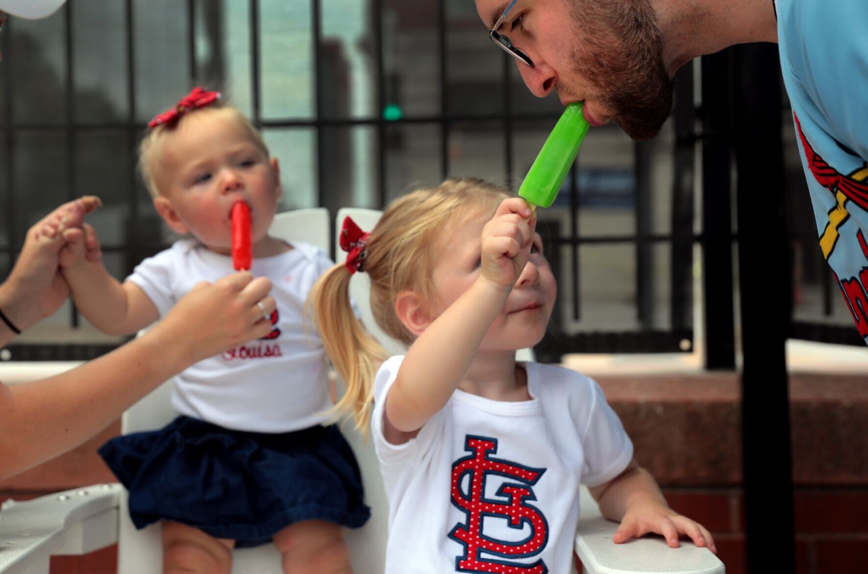 Cardinals fall to Reds 7-6
